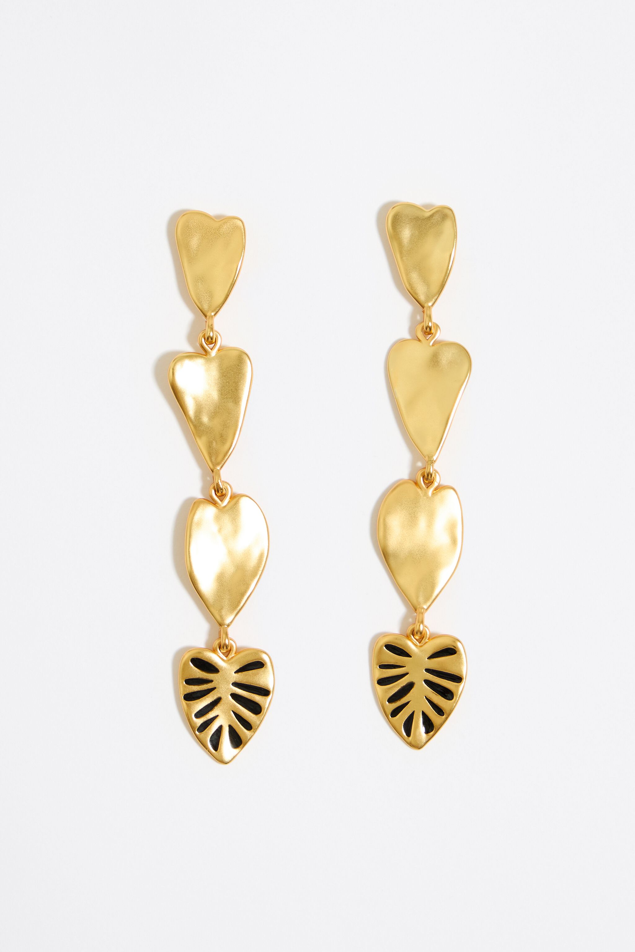 Matte gold leaves earrings