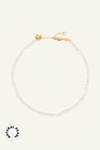 Natural pearl necklace with oval logo