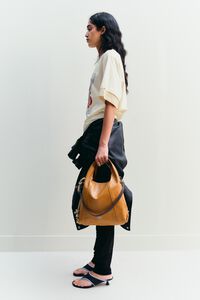 Medium toffee leather Paper bag