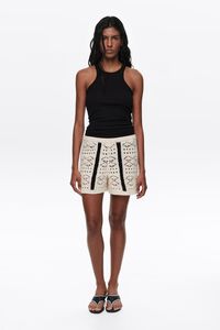 Ivory two-tone knit shorts