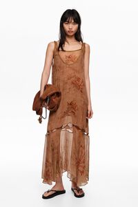 Underwater dress with buttoned hem