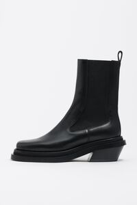 Black leather high ankle boot Black leather high ankle boot