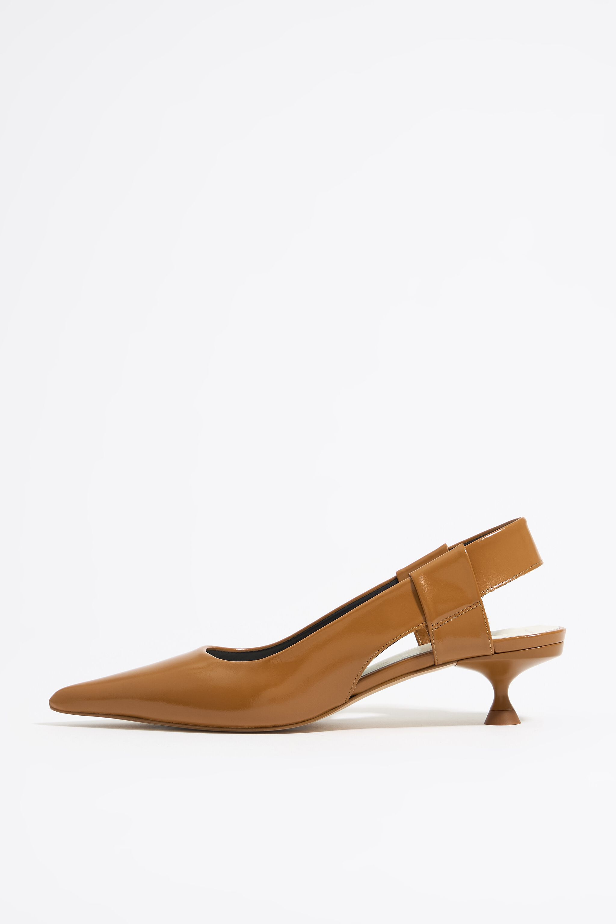 Leather slingback court shoes shop