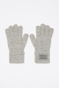 Gray knit gloves
