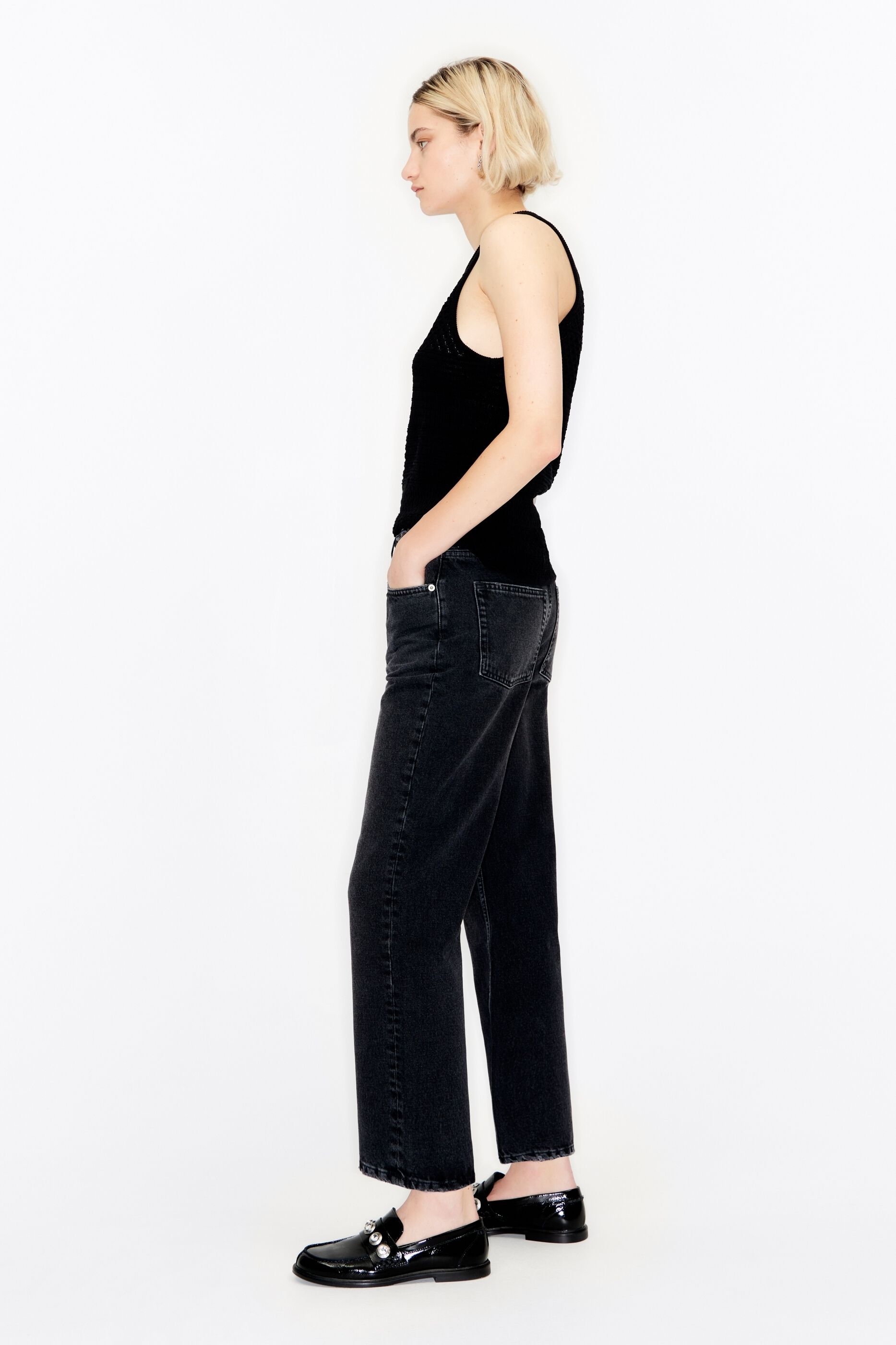STRAIGHT CROPPED Washed black jeans