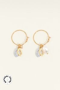 Medium hoop earrings with natural pearl and oval logo