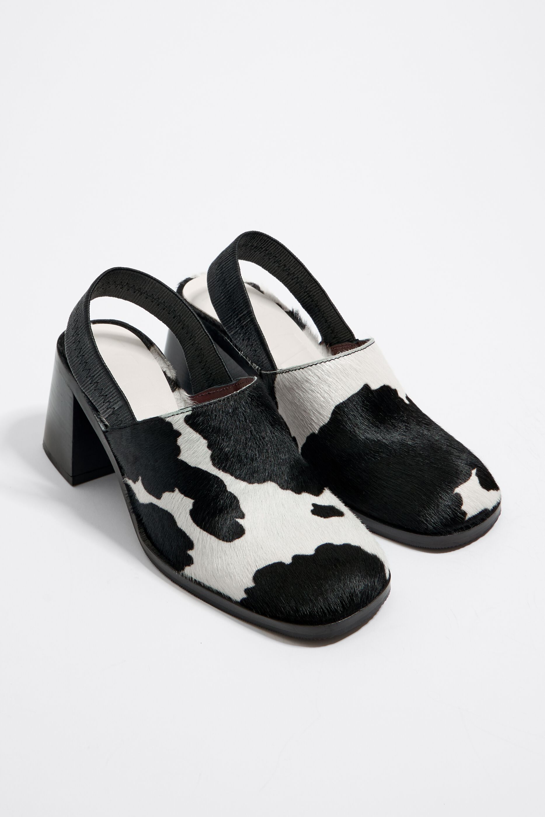 Cow print leather court shoe