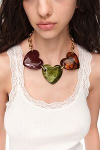 Amber-effect resin hearts necklace