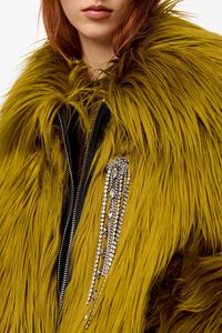 Crystals knot brooch in dark silver tone