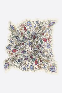 Off-white paisley shawl