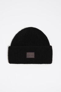 Black knit hat