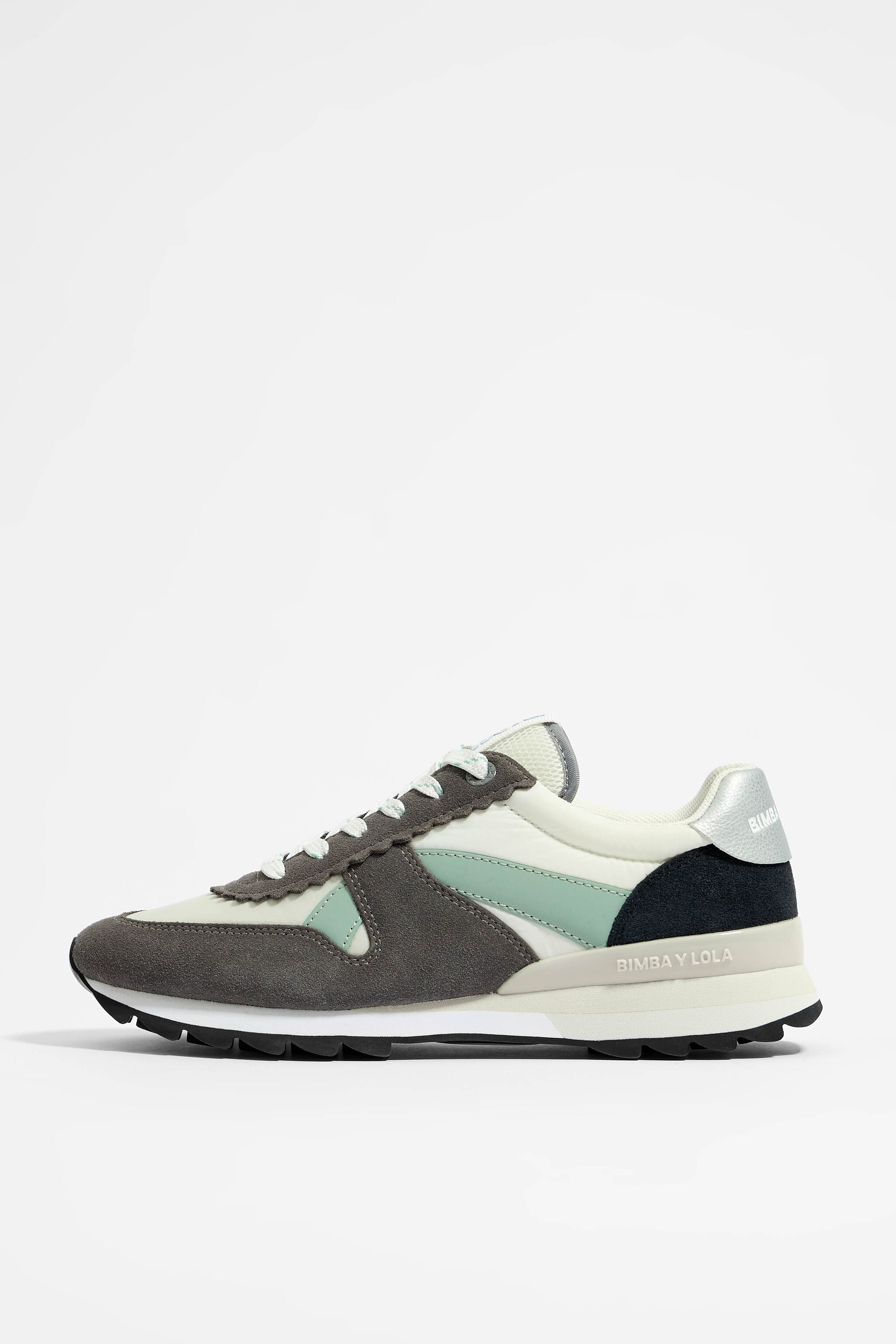 Dark gray technical sneaker