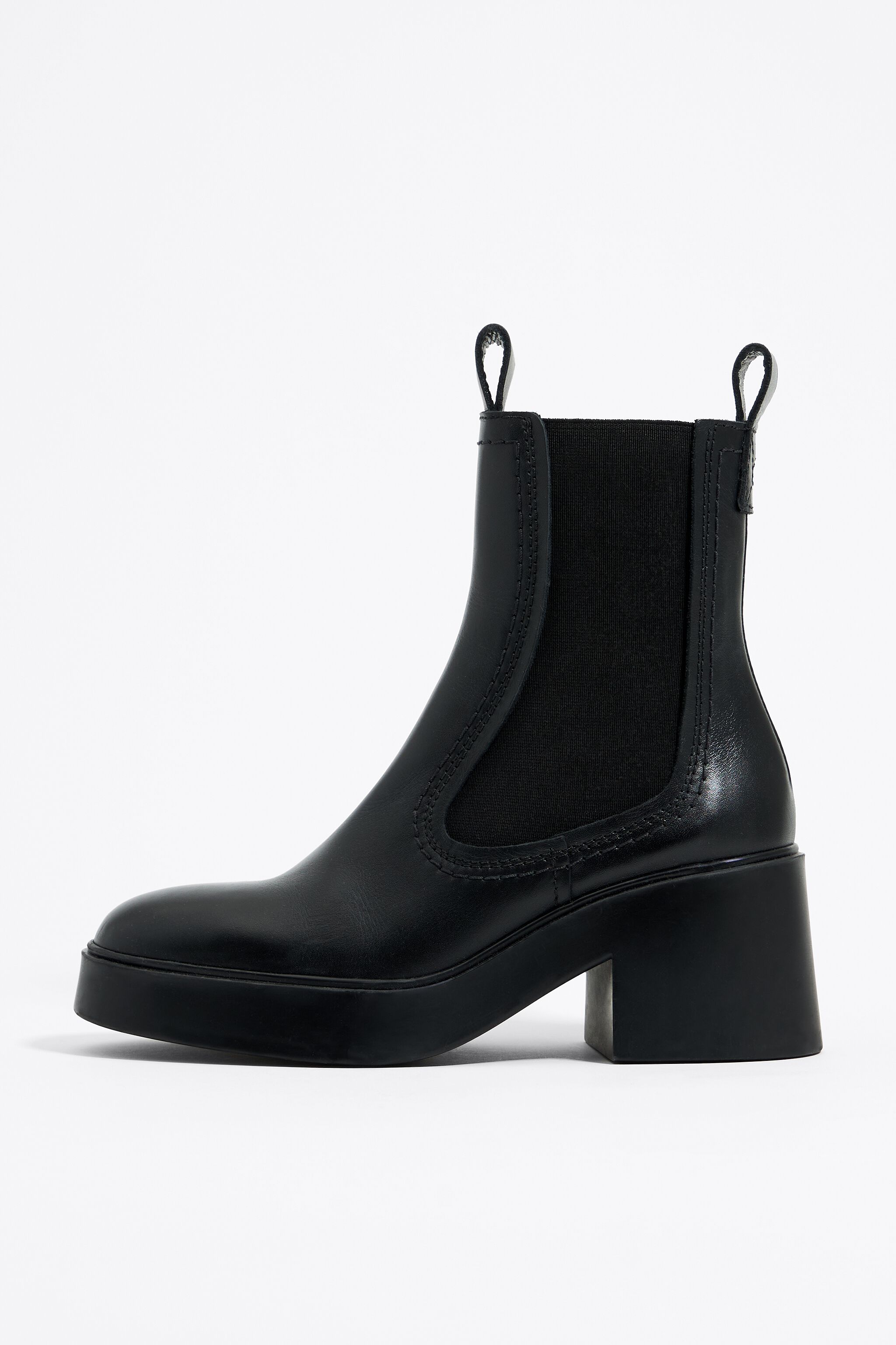 Black leather heeled Chelsea boot