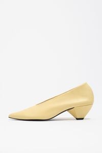 Yellow leather mid-heel pump