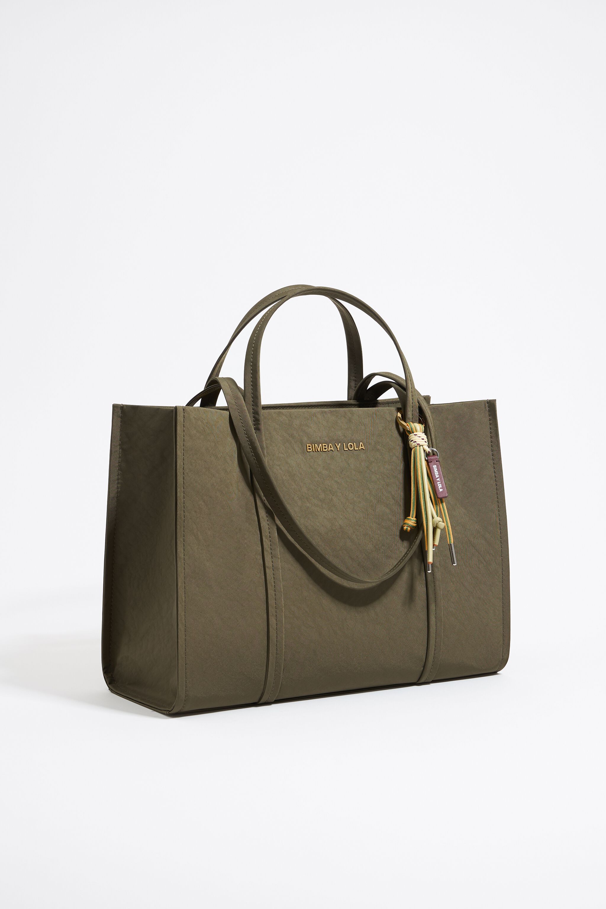 【BIMBA Y LOLA】巾着開閉ナイロントートバッグ BIMBA Y LOLA】巾着開閉ナイロントートバッグ (BIMBA Y LOLA