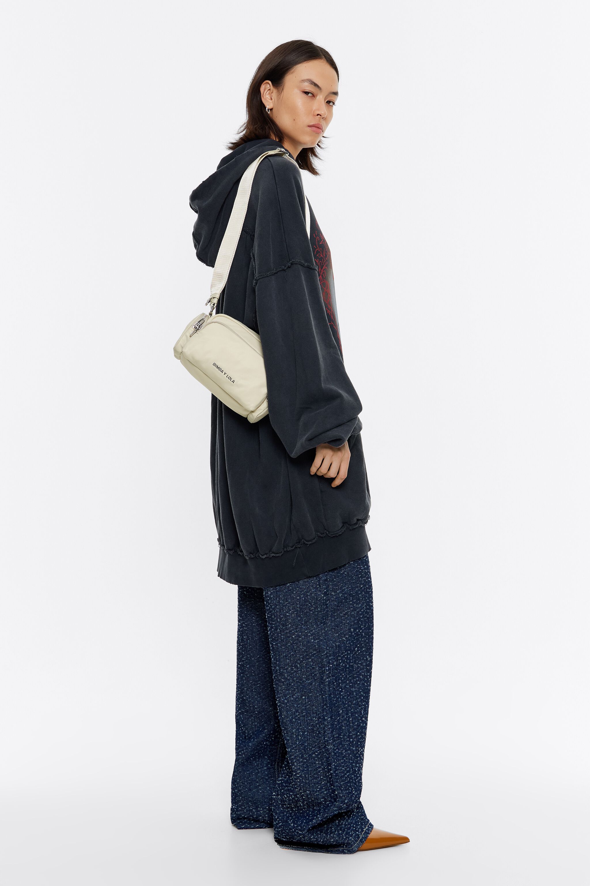 White nylon crossbody bag top