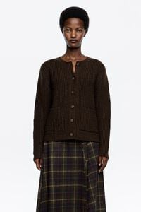 Short brown fitted cardigan