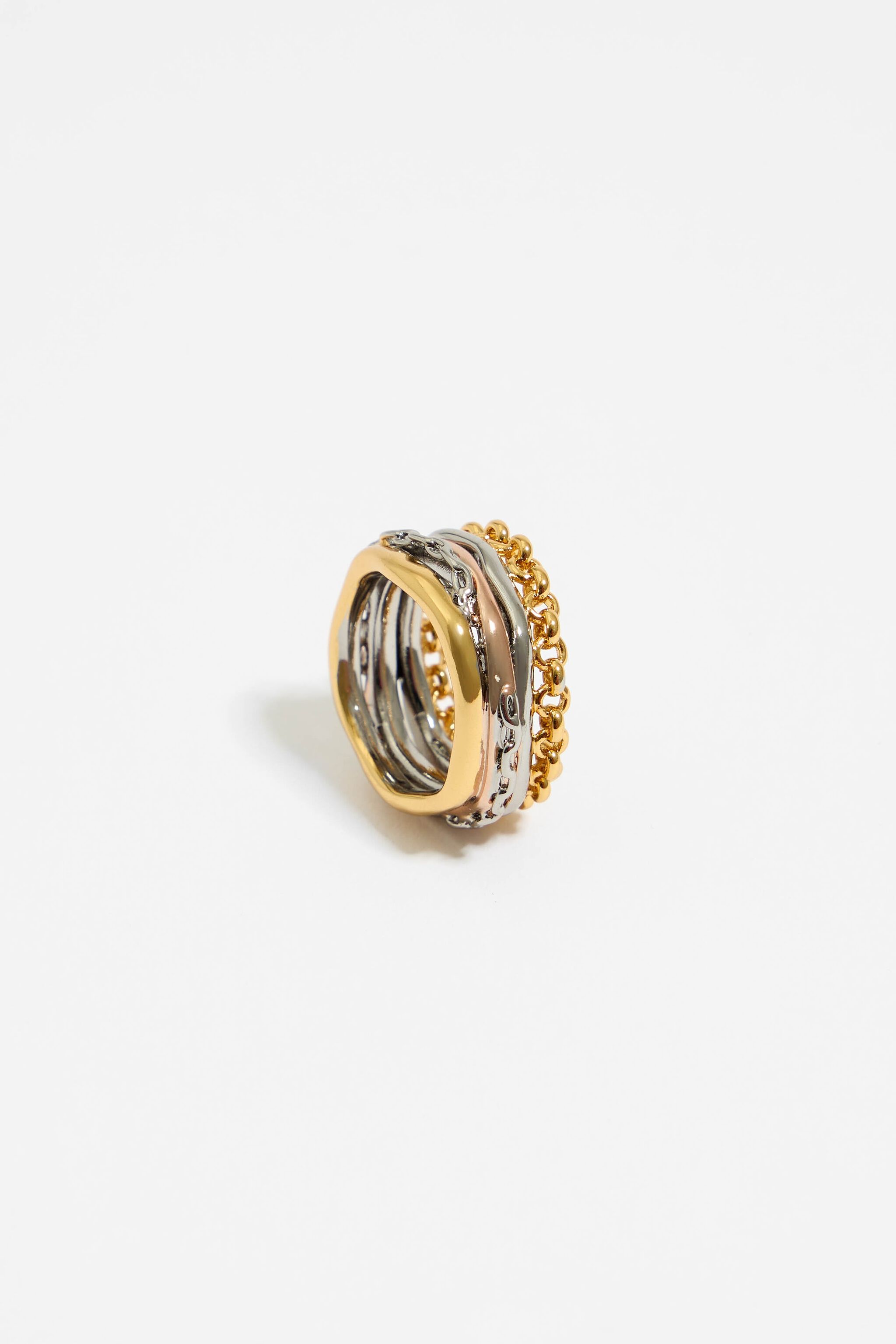 Chain texture ring clearance