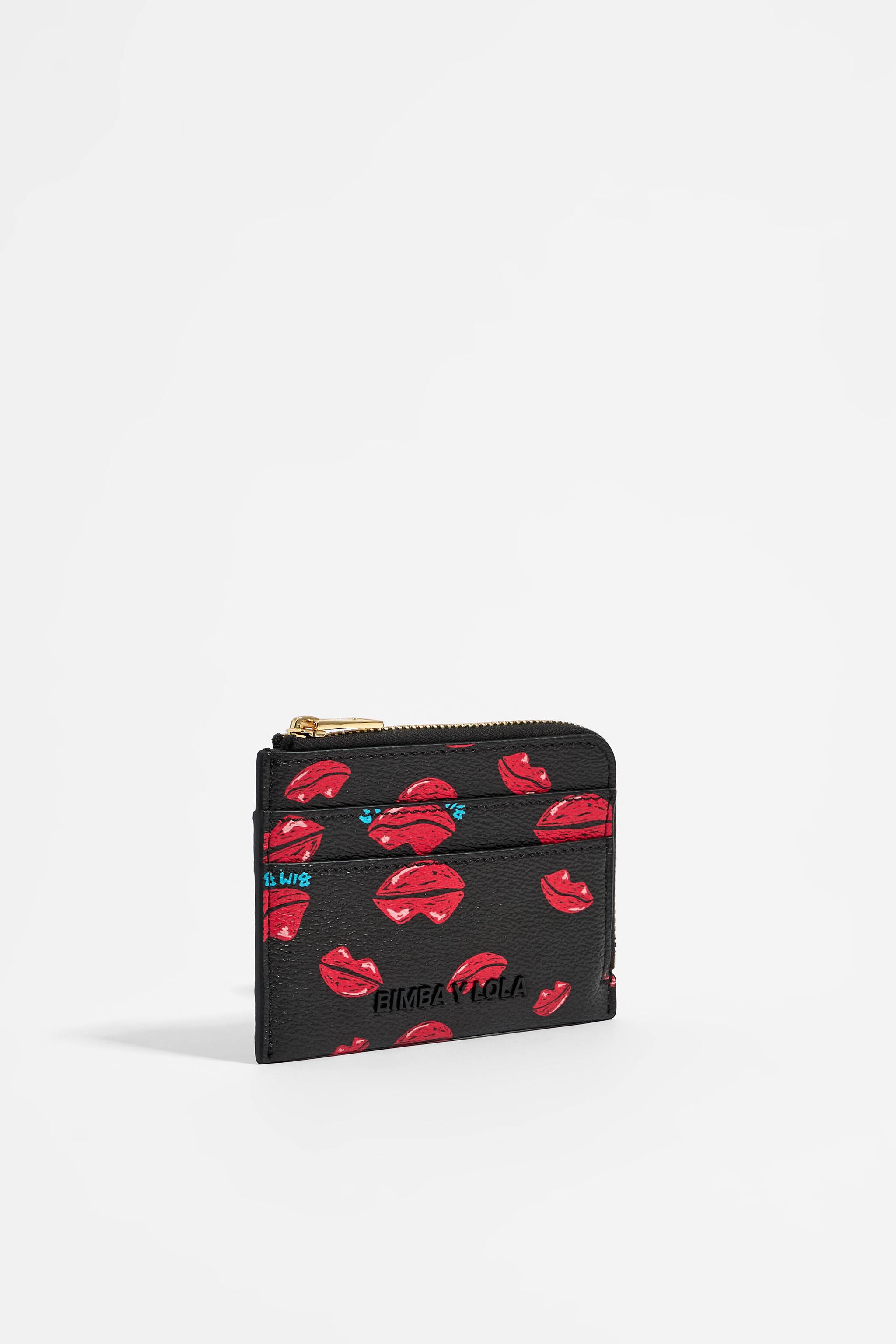 Red online lips purse