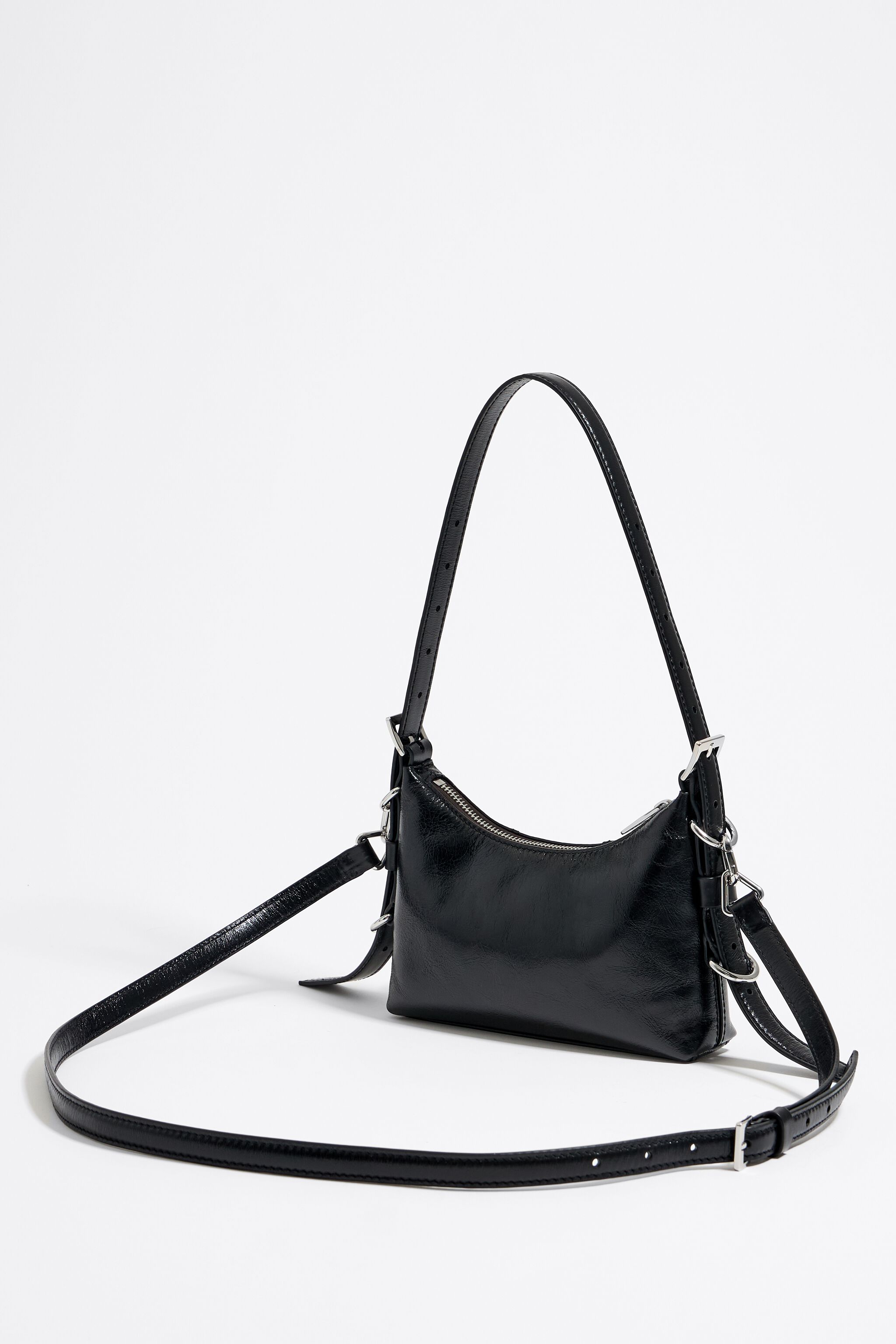 Black leather shoulder bag with pockets outlet