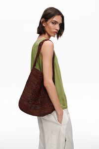 Large plaited raffia bag in walnut