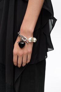 Chain and pearl black heart bracelet