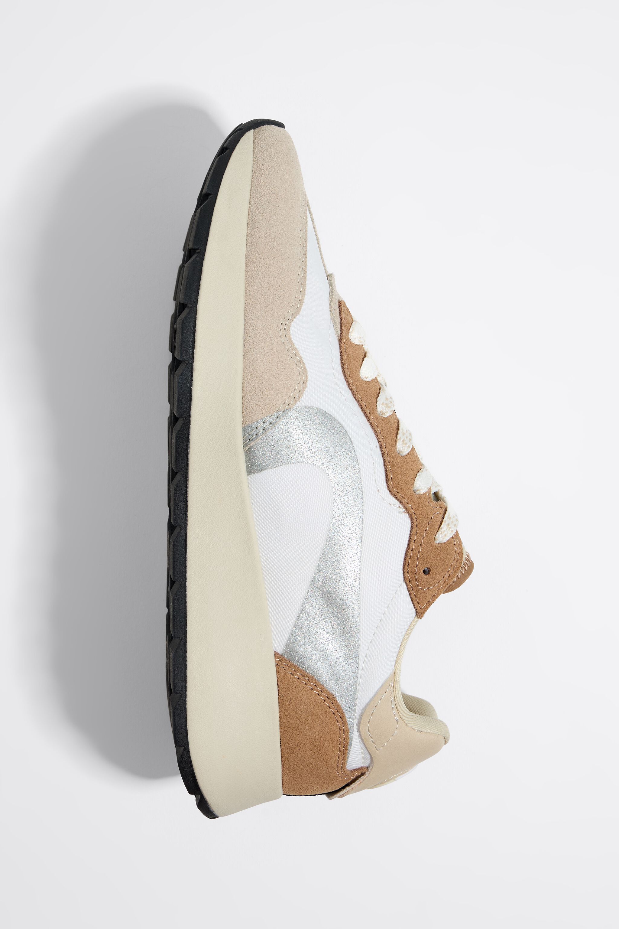 White lifestyle clearance sneakers