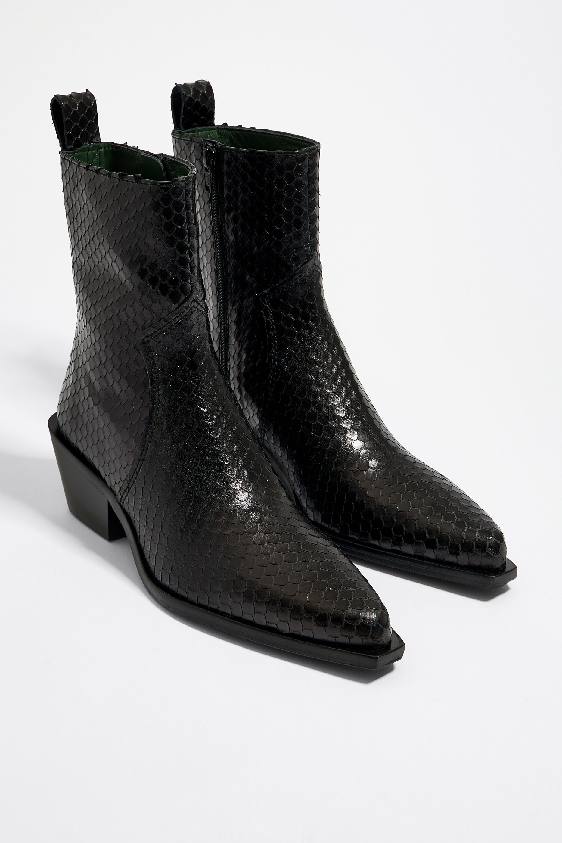 Black leather deals snakeskin boots