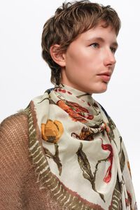 Flowers and bees shawl
