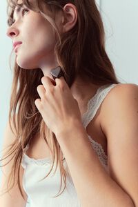 Brown lacquered heart ring