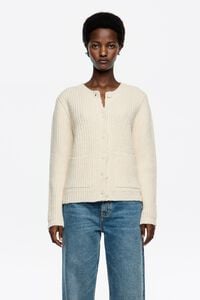 Short ivory fitted cardigan