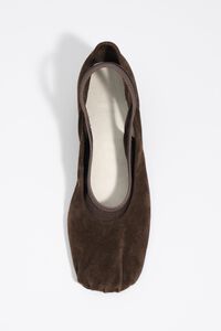Brown suede and tricot court shoe