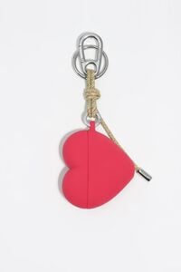Silicone heart AirPods case