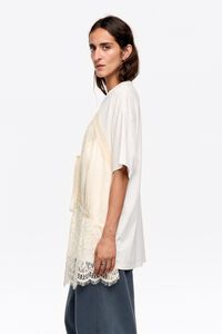 Ivory lace layer T-shirt top Ivory lace layer T-shirt top