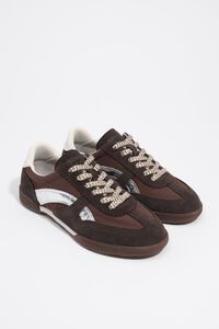 Chocolate 13 16 indoor sneaker