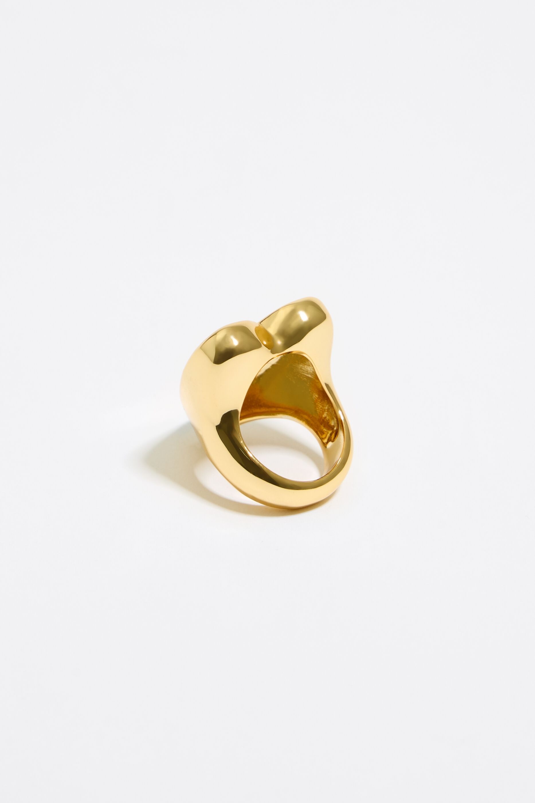 Gold ring on sale with heart shape