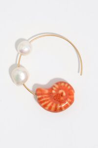 Hoop earrings with pearls and ceramic seashell